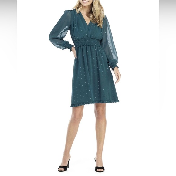 Gal Meets Glam Dresses & Skirts - GAL MEETS GLAM! V-Neck Long-Sleeve Smocked Chiffon Fit-and-Flare Dress